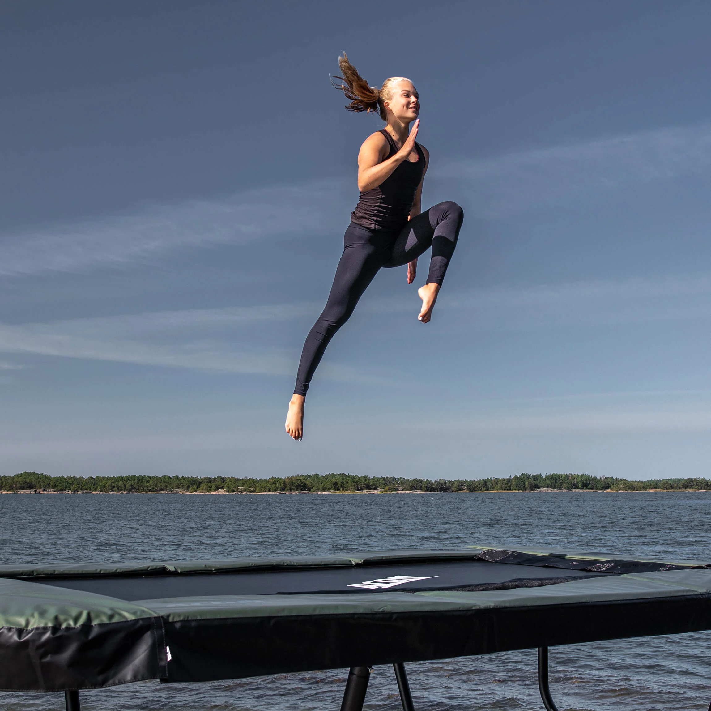 Acon 13 HD PRO Performance Rechteckiges Trampolin mit Netz und Leiter - Image 5