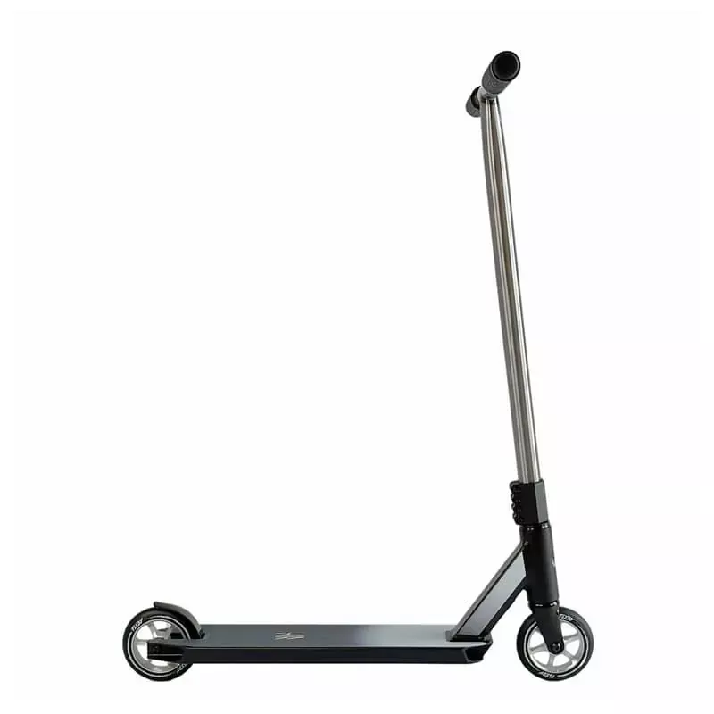 Flyby Air V2 Complete Pro Scooter Black/Chrome - Image 2