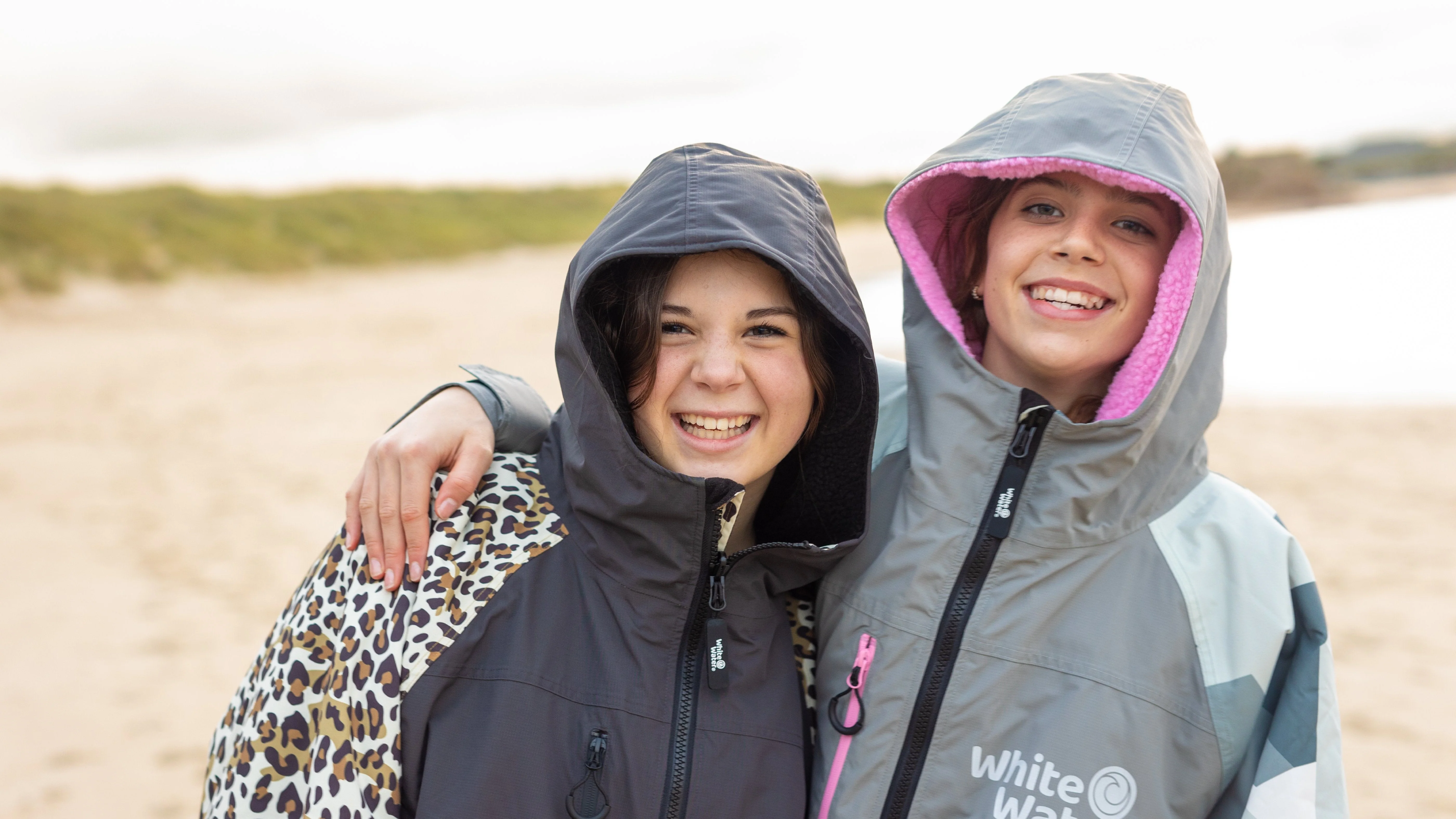 White Water Juniors Hard Shell Robe - Leopard Print - Image 3