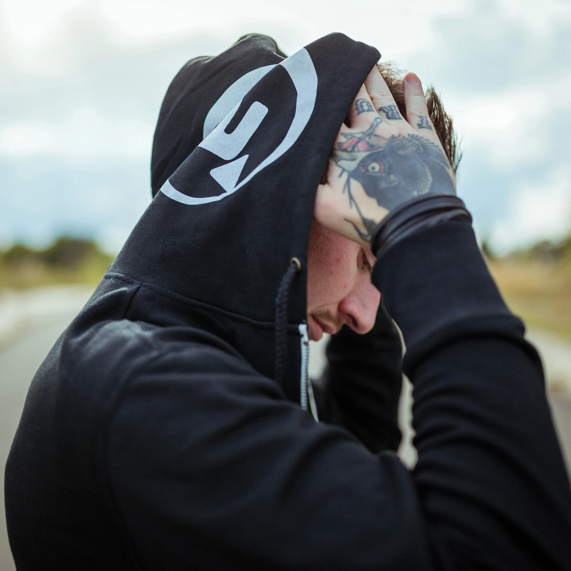 AMPLIFI Riders Zipped Hoody - Image 4