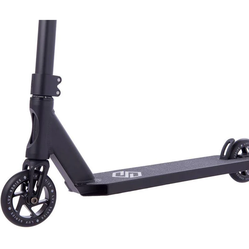 Striker Complete Scooter Lux Black - Image 3