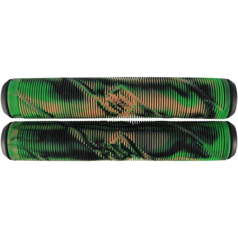 Striker Grips Camouflage